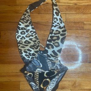 Fashion nova swimsuit and coverup